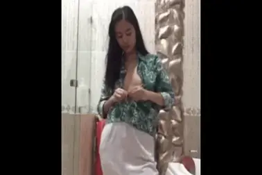 Dokumentasi Gadis Baju Batik Cantik Kasur