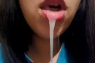 Dokumentasi Gadis Cantik Live Kasur Crot Muka