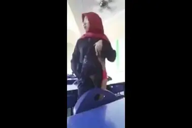 Dokumentasi Ukhti Hijab Merah Kacamata Kasur