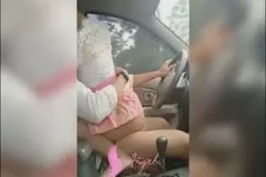 Gadis Bali Busana Adat Cantik Pasrah Mobil 2026